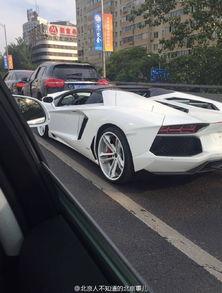 兰博基尼车主网红照片,速度与激情的完美演绎