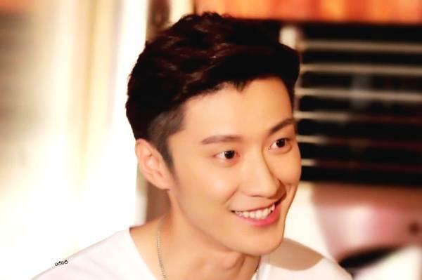 这些明星咋不死