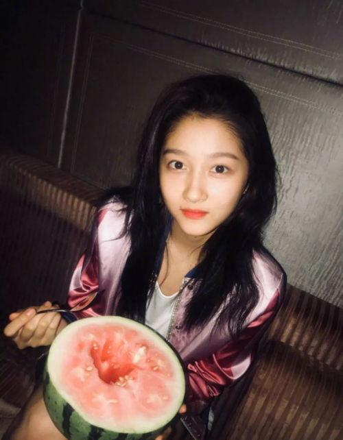 讲述吃瓜的女的,揭秘吃瓜群众的趣味与智慧