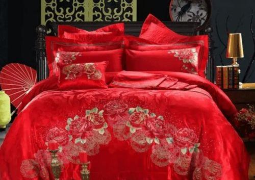 今日头条新娘铺床图片