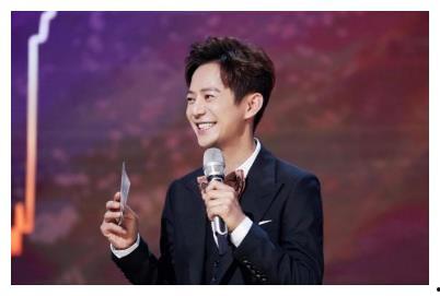 顶流明星何炅,娱乐界的常青树，笑对人生的魅力使者